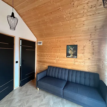 Wooden Studies - 4 Apartament *