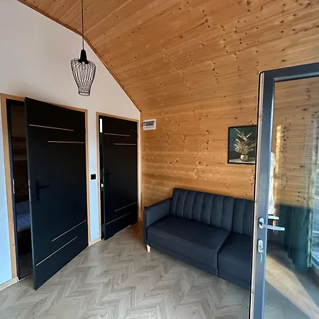 Apartament Wooden Studies - 4 *